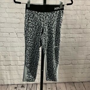 Nike Pro Printed Cropped Leggings Size Small